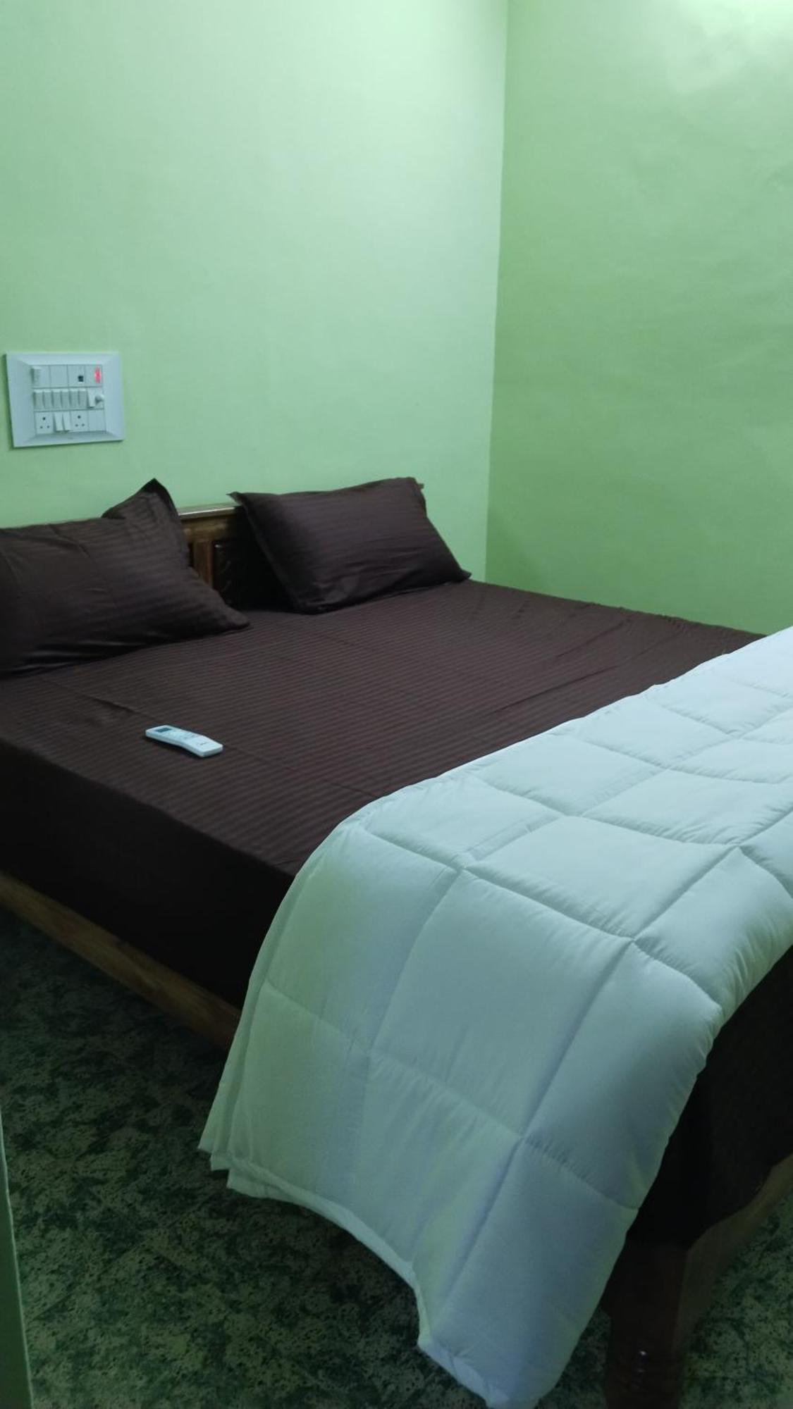 Adhi Linga Home Stay Tiruvannamalai Bagian luar foto